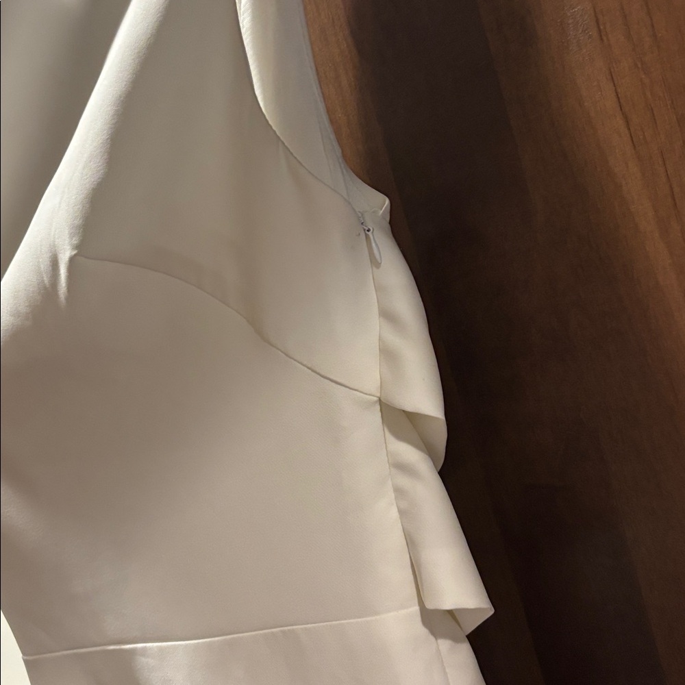 JJs House modern classic simple bridal gown, white, L, NWT - Picture 9 of 14